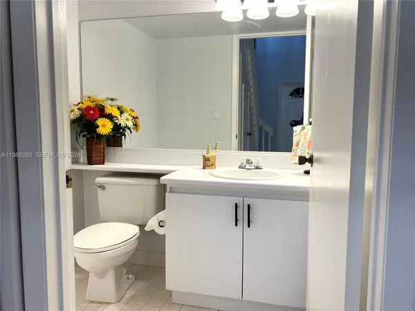 $3,000 | 543 Racquet Club Road, Unit 33, Weston, FL 33326