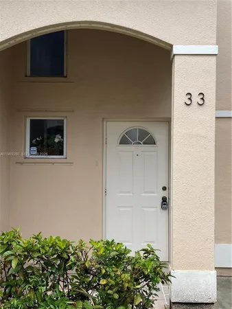 $3,000 | 543 Racquet Club Road, Unit 33, Weston, FL 33326
