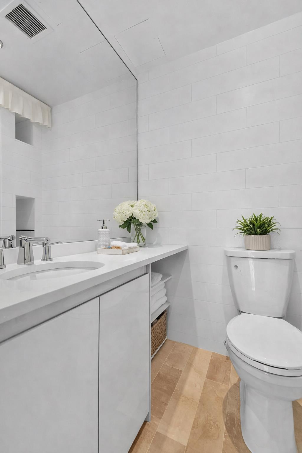 641 5th Avenue, Unit 26F Manhattan, NY 10022 - Photo 6 of 9
