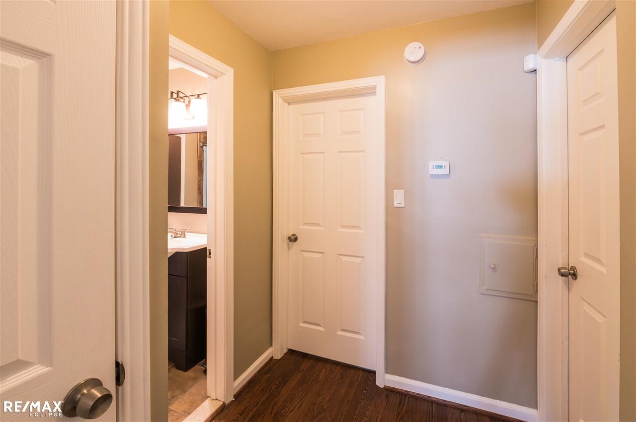 426 Woodside Road Royal Oak, MI 48073 - Photo 17 of 35 31383473-16.JPG