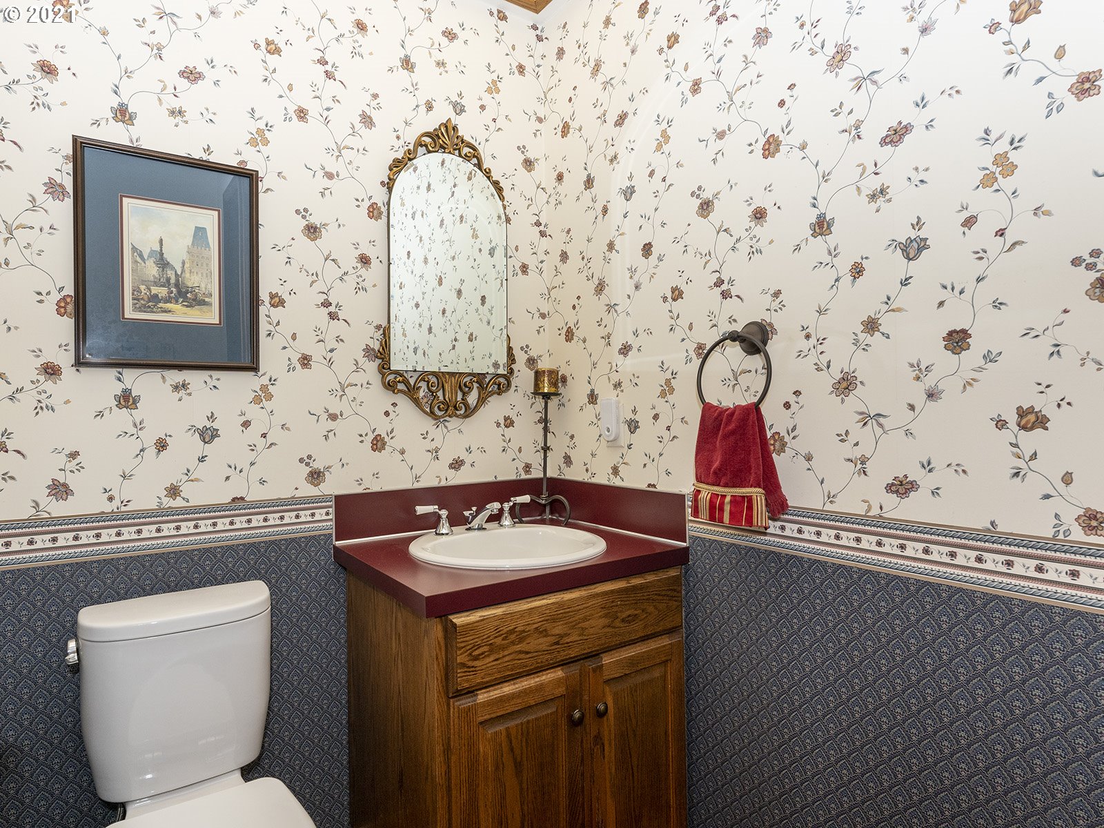 18350 Southwest Kramien Road Newberg, OR 97132 - Photo 18 of 31 a bathroom with a sink and a toilet