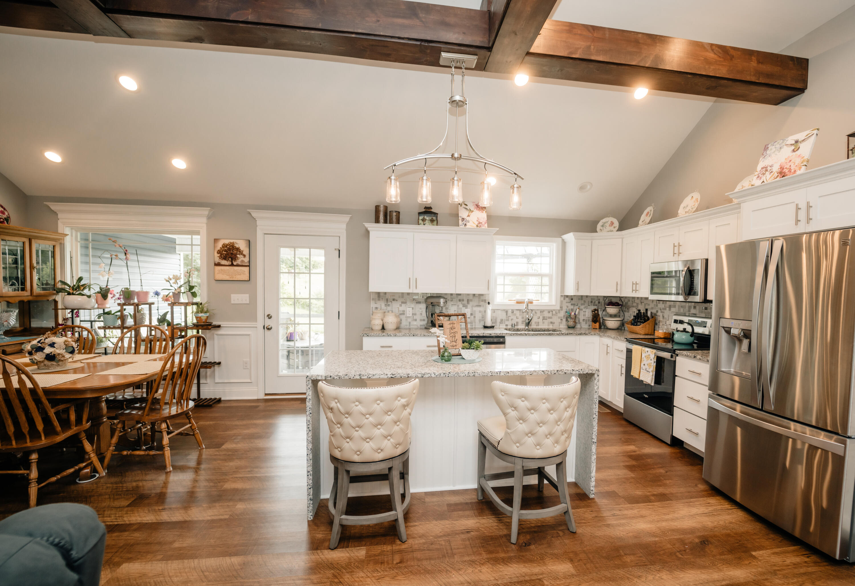 15 Lake Ridge Road Somerset, KY 42503 - Photo 4 of 14 Gorgeous Lighting!