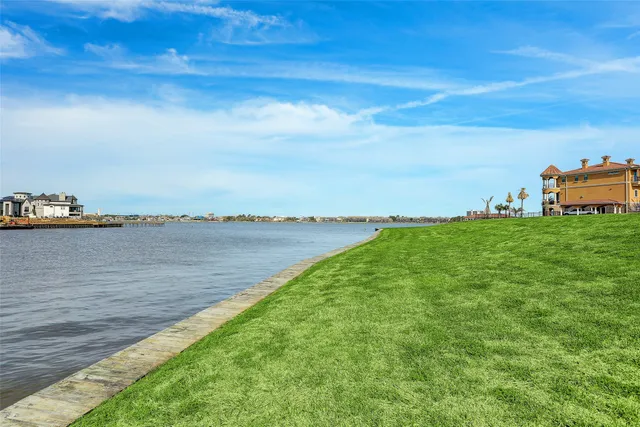 a view of a lake from a yard