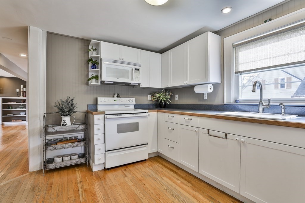 123 Dalton Road Chelmsford, MA 01824 - Photo 14 of 36 Gallery Image 14