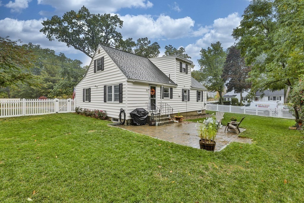 123 Dalton Road Chelmsford, MA 01824 - Photo 3 of 36 Gallery Image 3