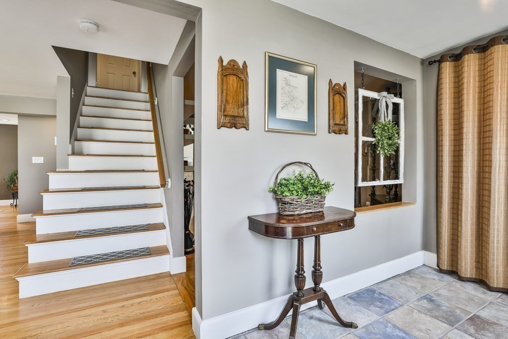 123 Dalton Road Chelmsford, MA 01824 - Photo 6 of 36 Gallery Image 6