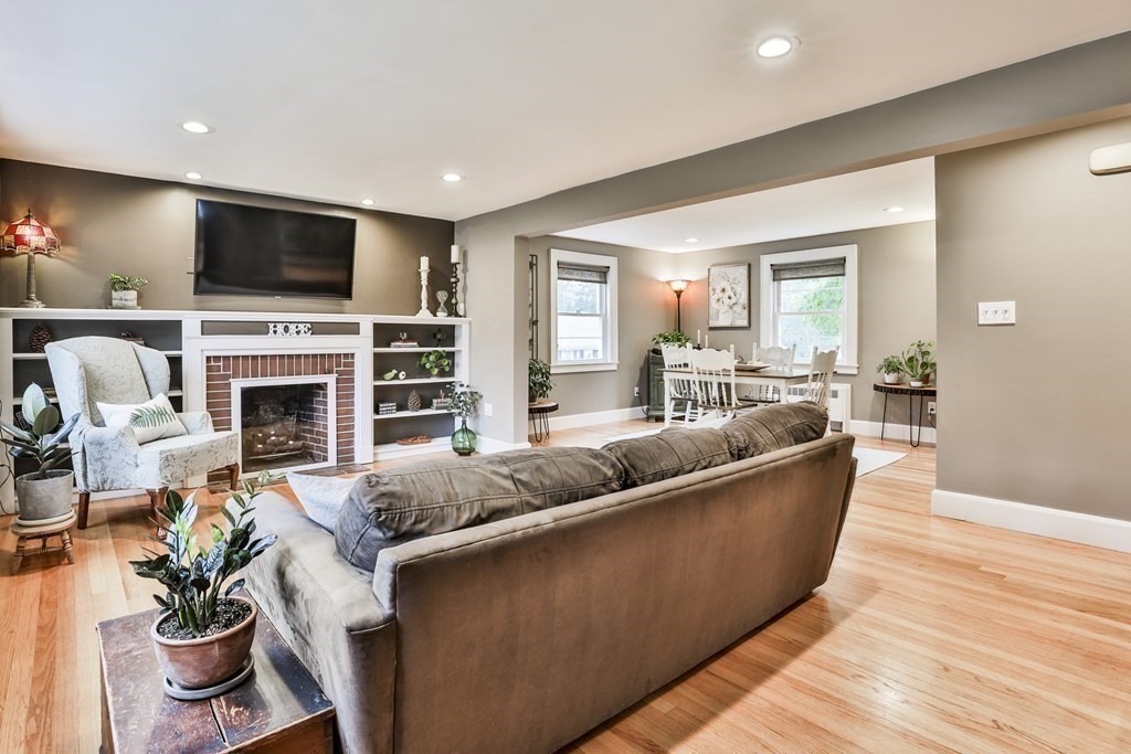 123 Dalton Road Chelmsford, MA 01824 - Photo 8 of 36 Gallery Image 8