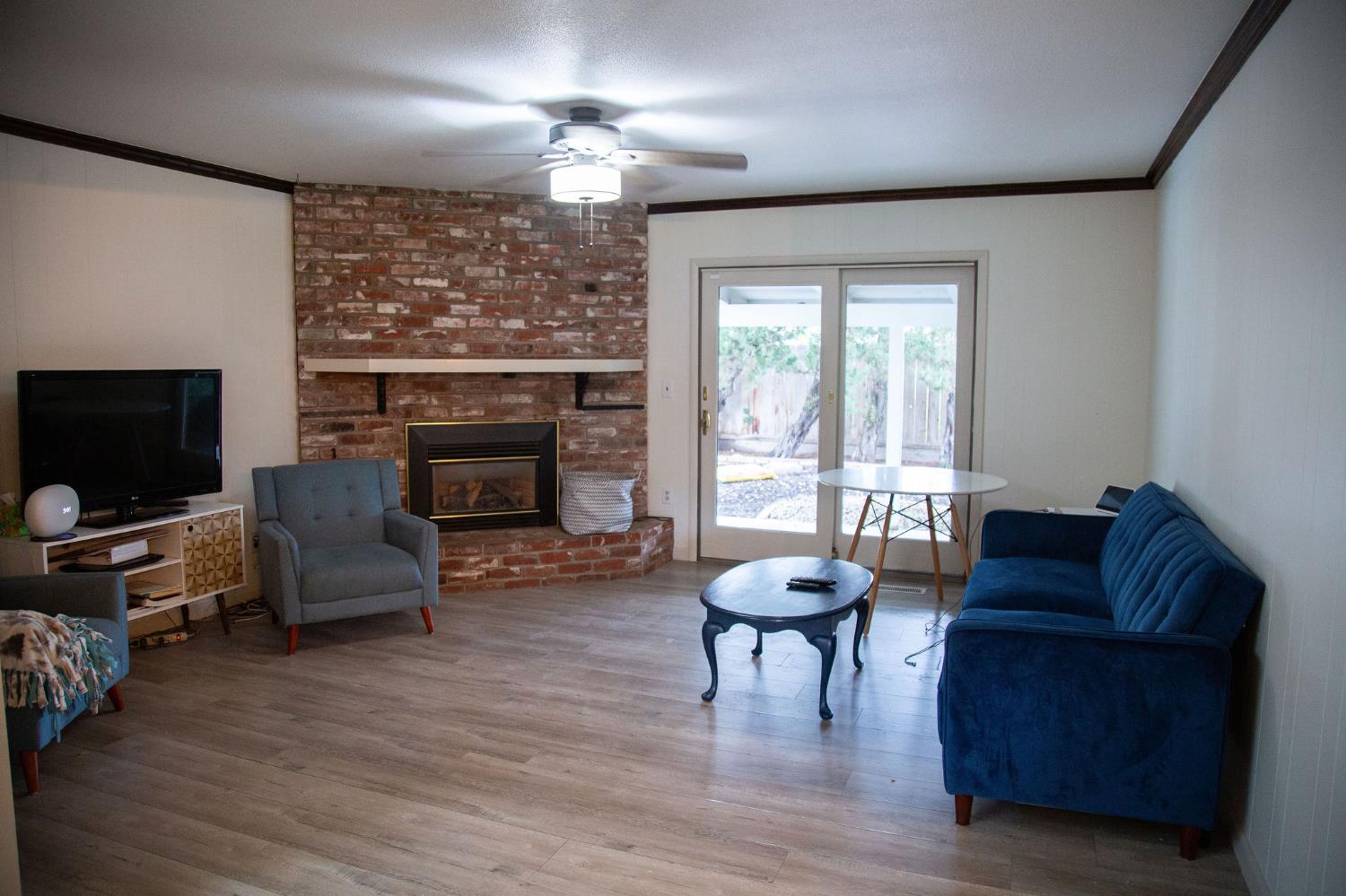1208 Bristol Court Modesto, CA 95350 - Photo 2 of 40 Family Room Laminate flooring
