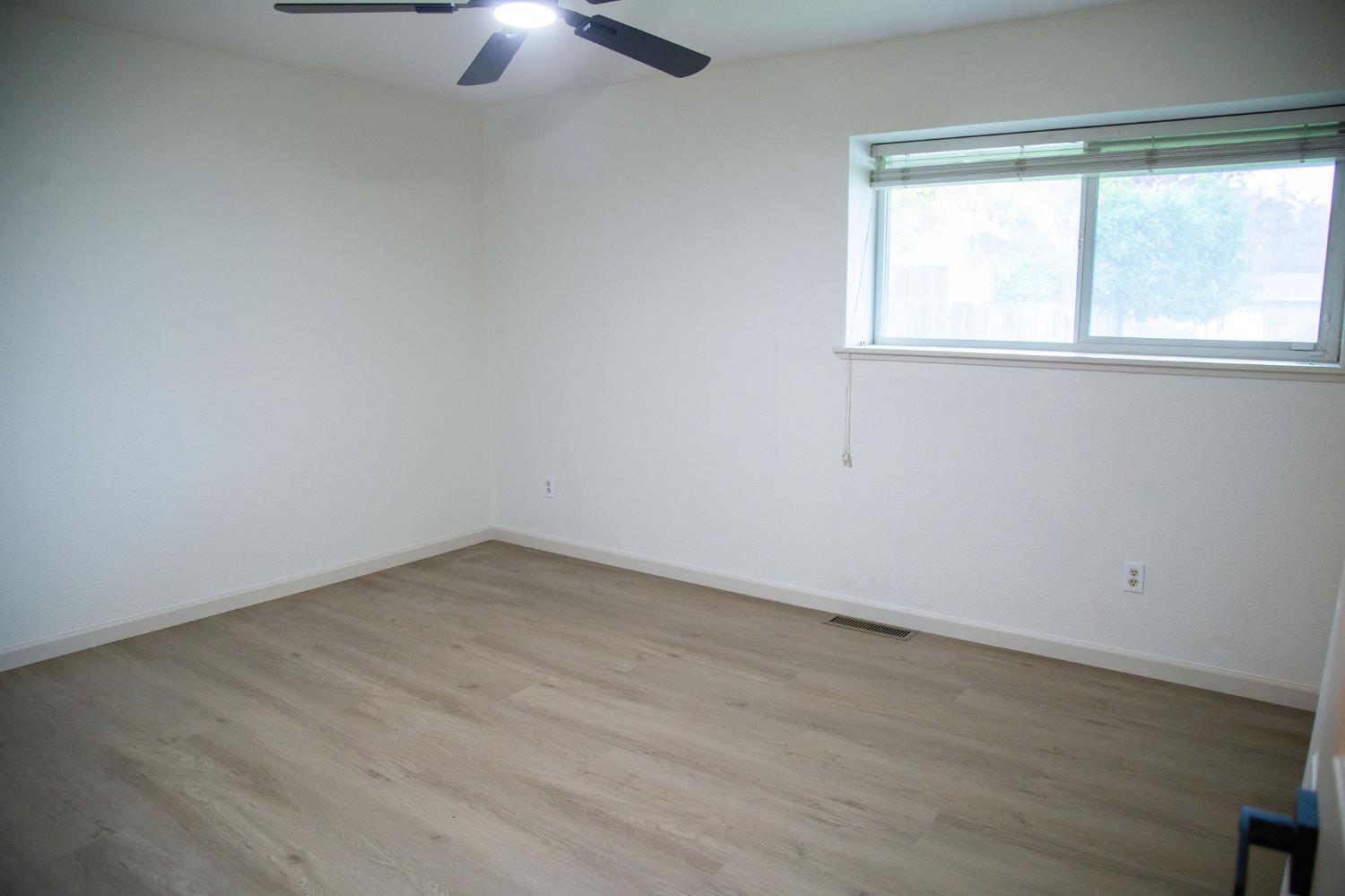 1208 Bristol Court Modesto, CA 95350 - Photo 21 of 40 Bedroom #2 ceiling fan