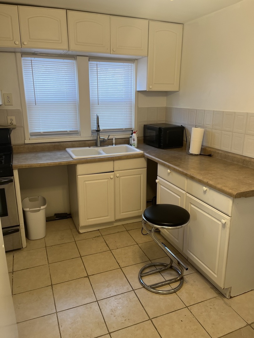 6918 Garden Lane Bridgeview, IL 60455 - Photo 11 of 15