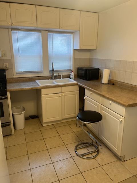 6918 Garden Lane Bridgeview, IL 60455 - Photo 4 of 15