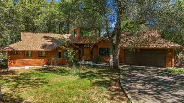$525,000 | 21082 Oak Knoll Road, Redding, CA 96003