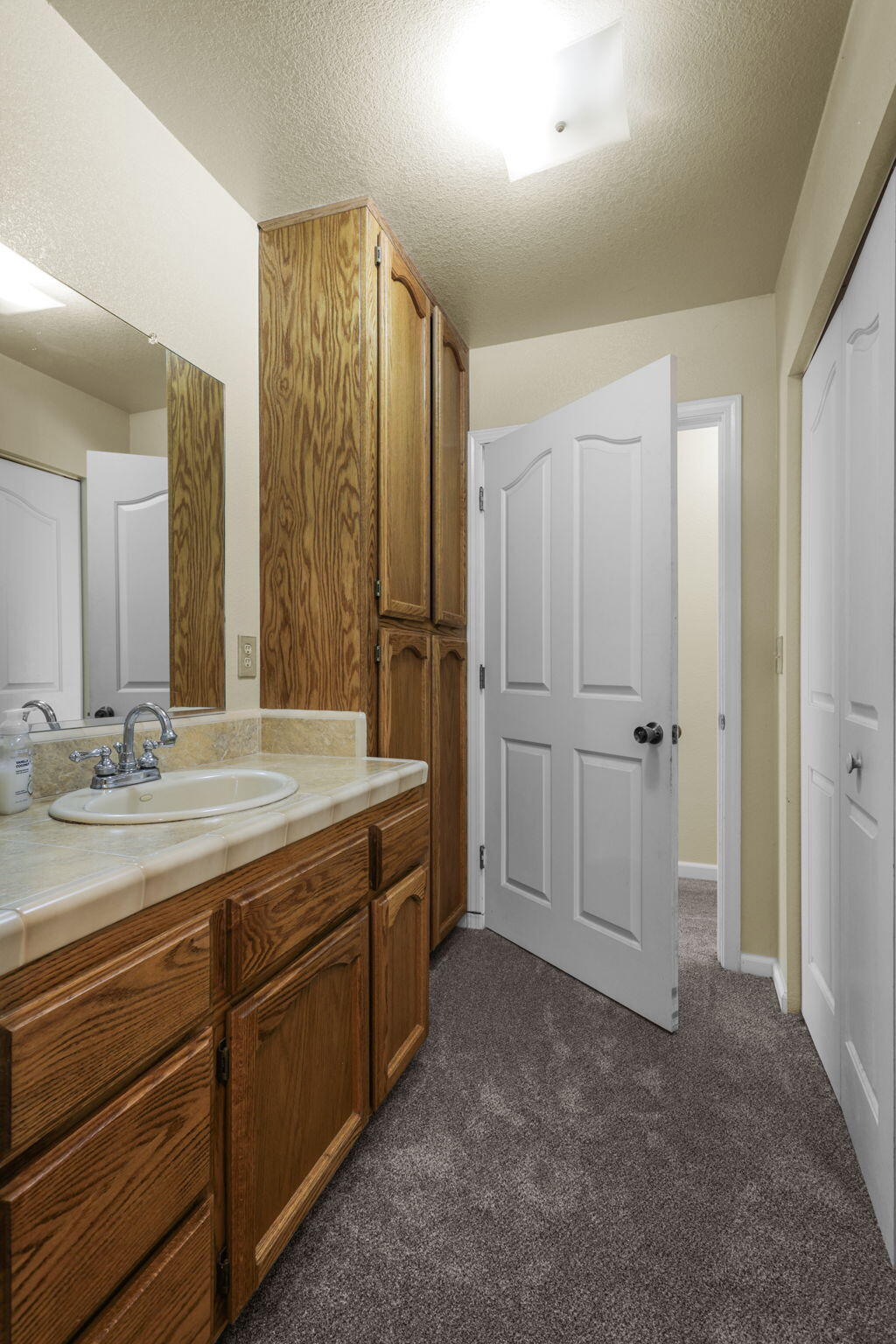 21082 Oak Knoll Road Redding, CA 96003 - Photo 21 of 45 Bathroom