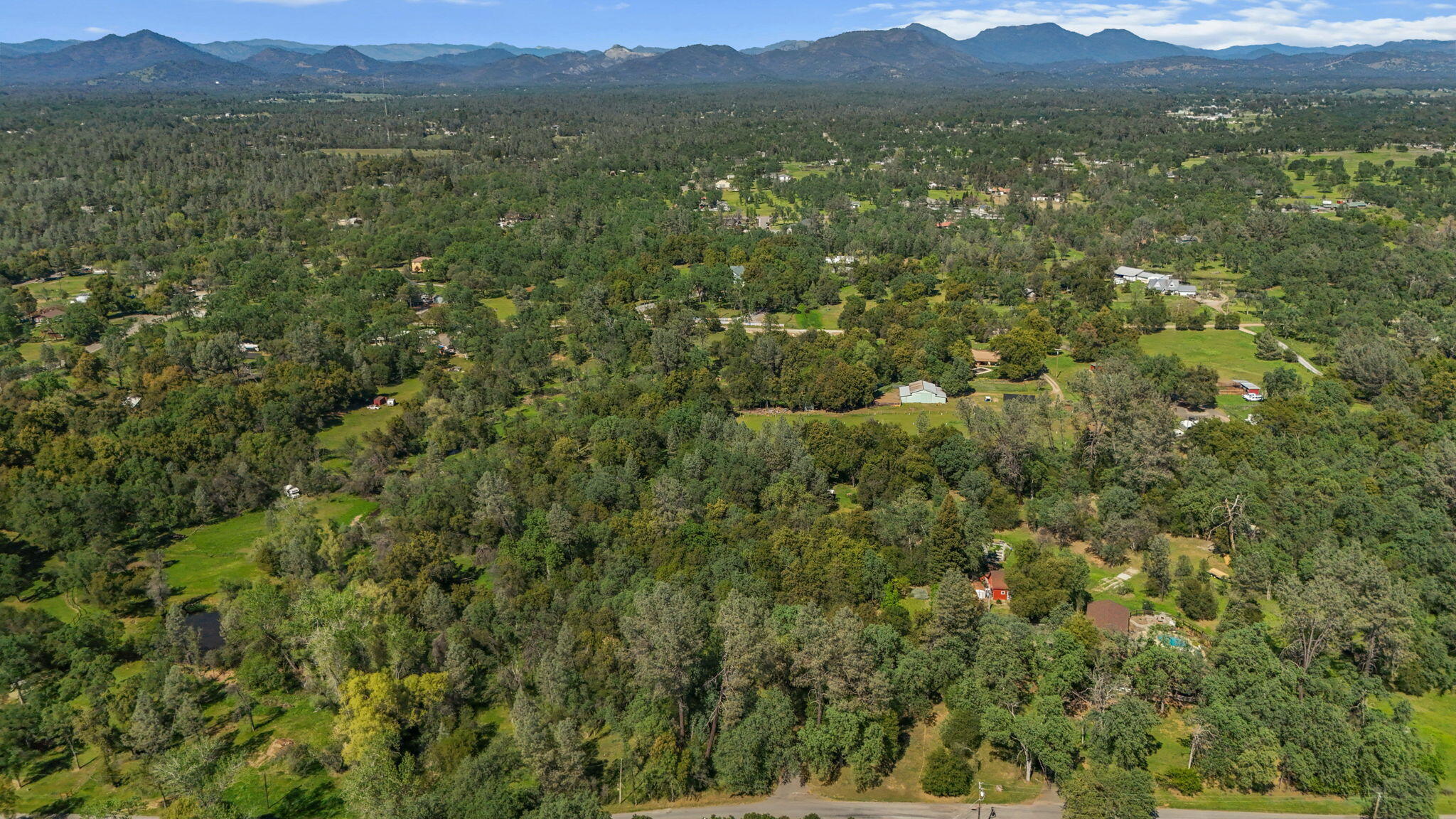 21082 Oak Knoll Road Redding, CA 96003 - Photo 44 of 45 Views!