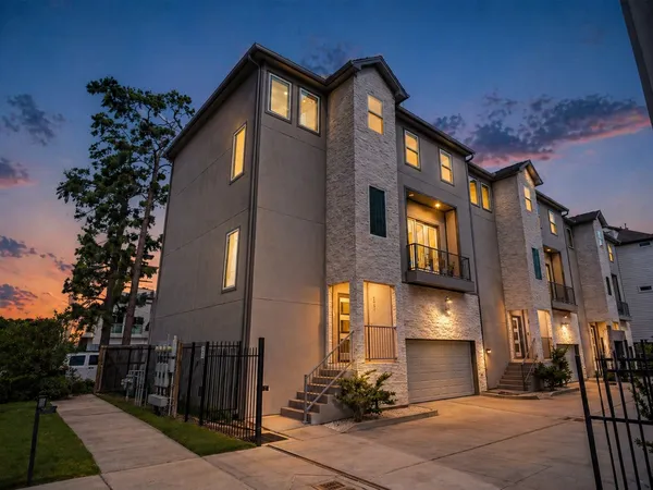 $519,900 | 1565 West 22nd Street, Houston, TX 77008