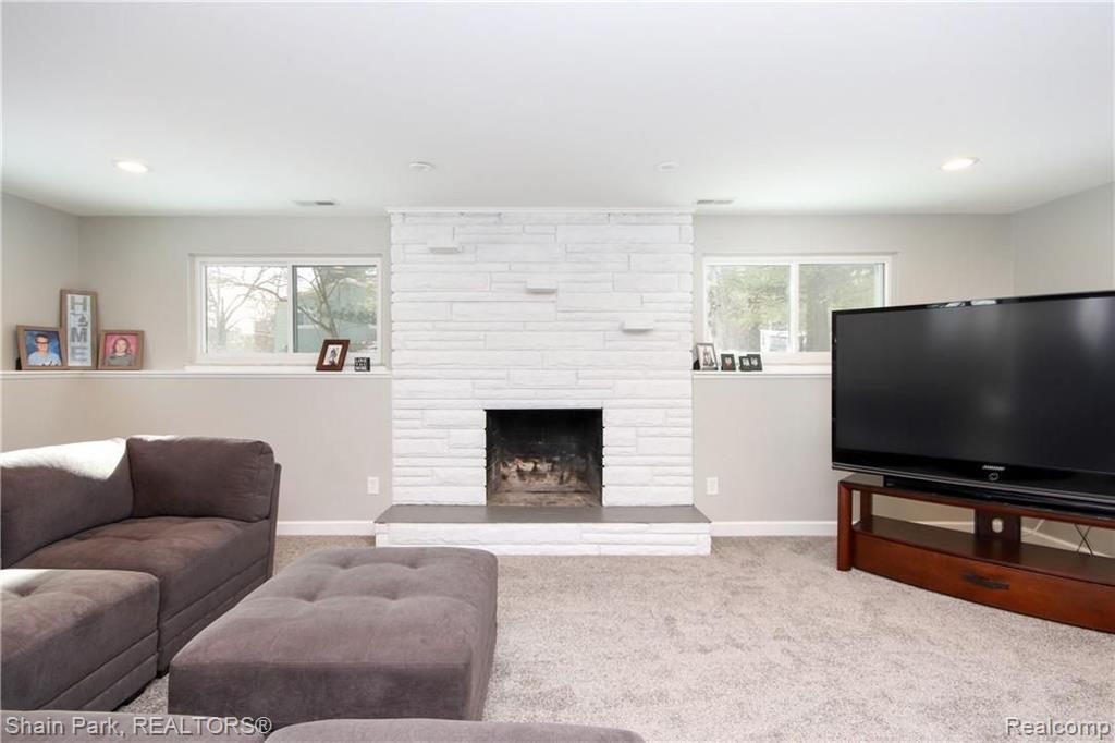 800 Willard Avenue Rochester Hills, MI 48307 - Photo 29 of 41