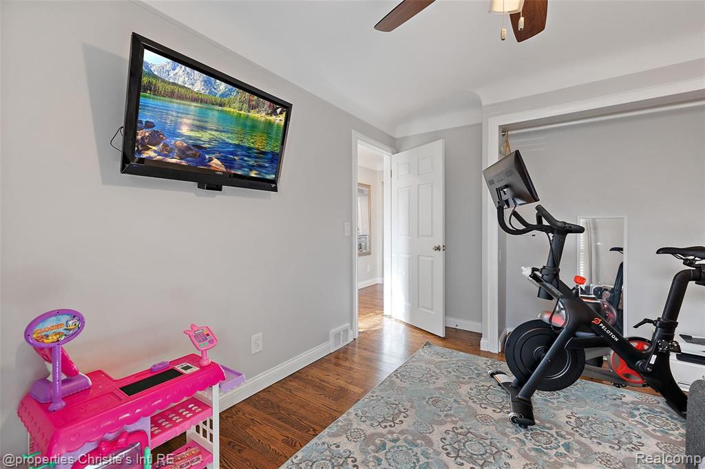 540 Shoreham Road Grosse Pointe Woods, MI 48236 - Photo 25 of 44