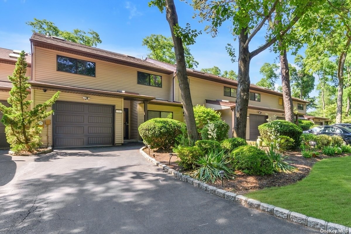 75 Northgate Circle, Unit 75, Melville, NY 11747 Compass