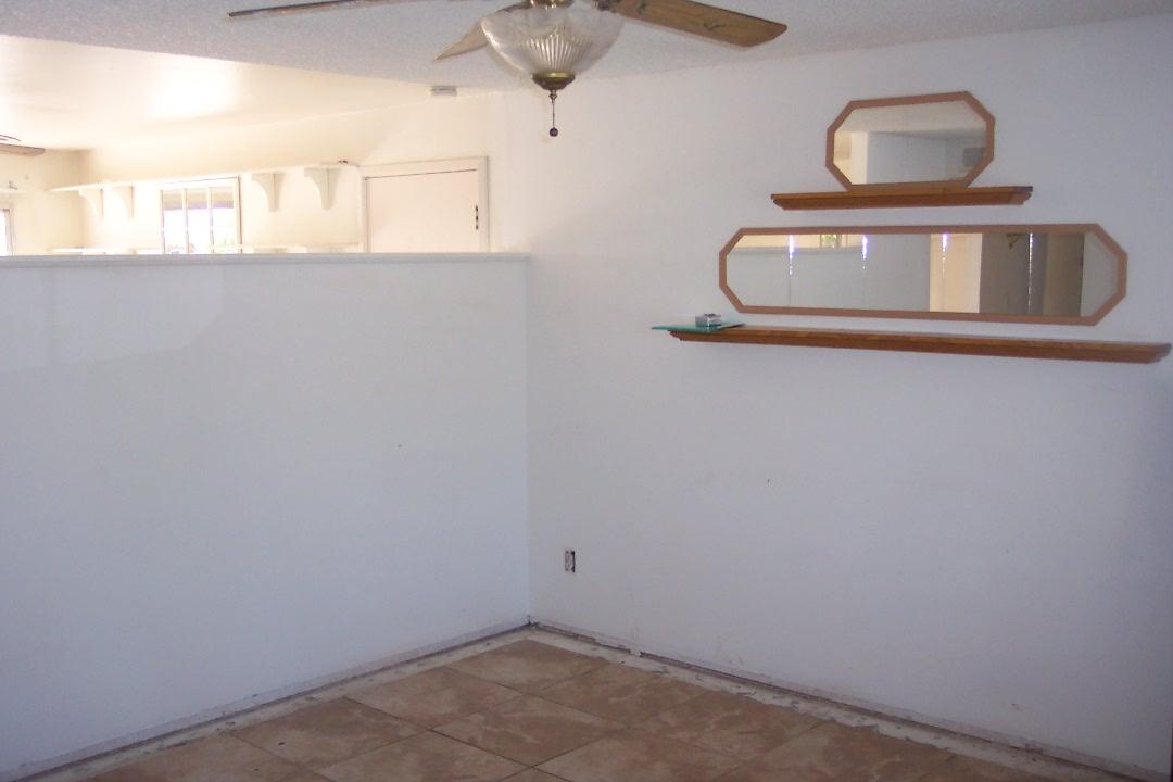7005 West Monte Vista Road Phoenix, AZ 85035 - Photo 5 of 19 Living Room