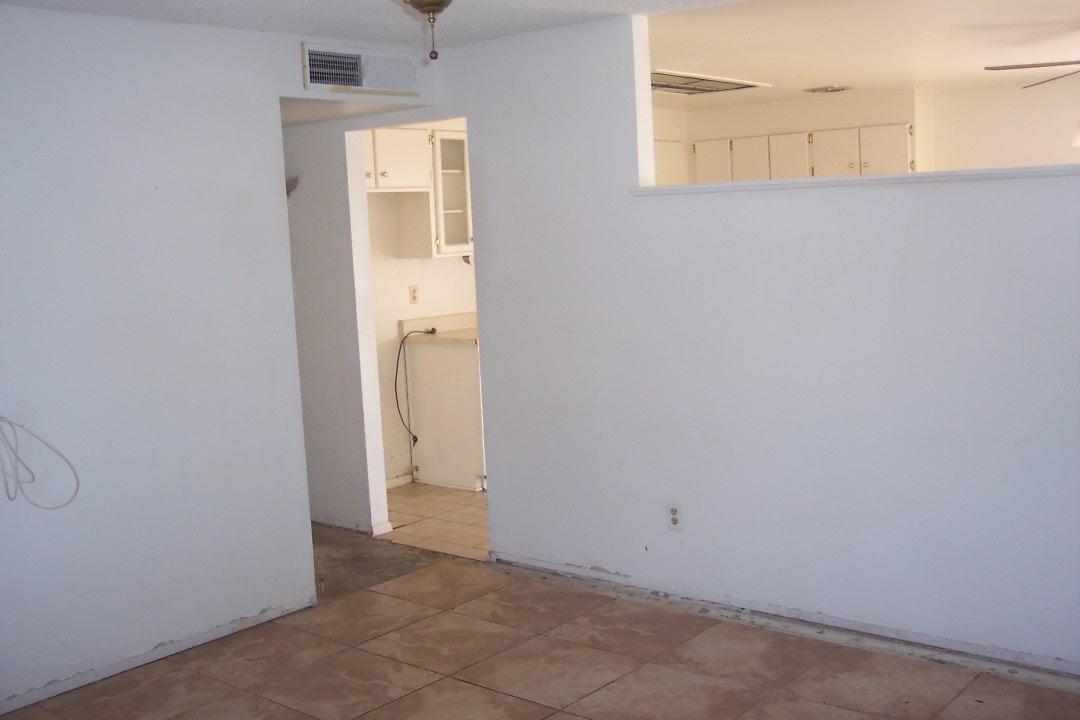 7005 West Monte Vista Road Phoenix, AZ 85035 - Photo 6 of 19 Living Room