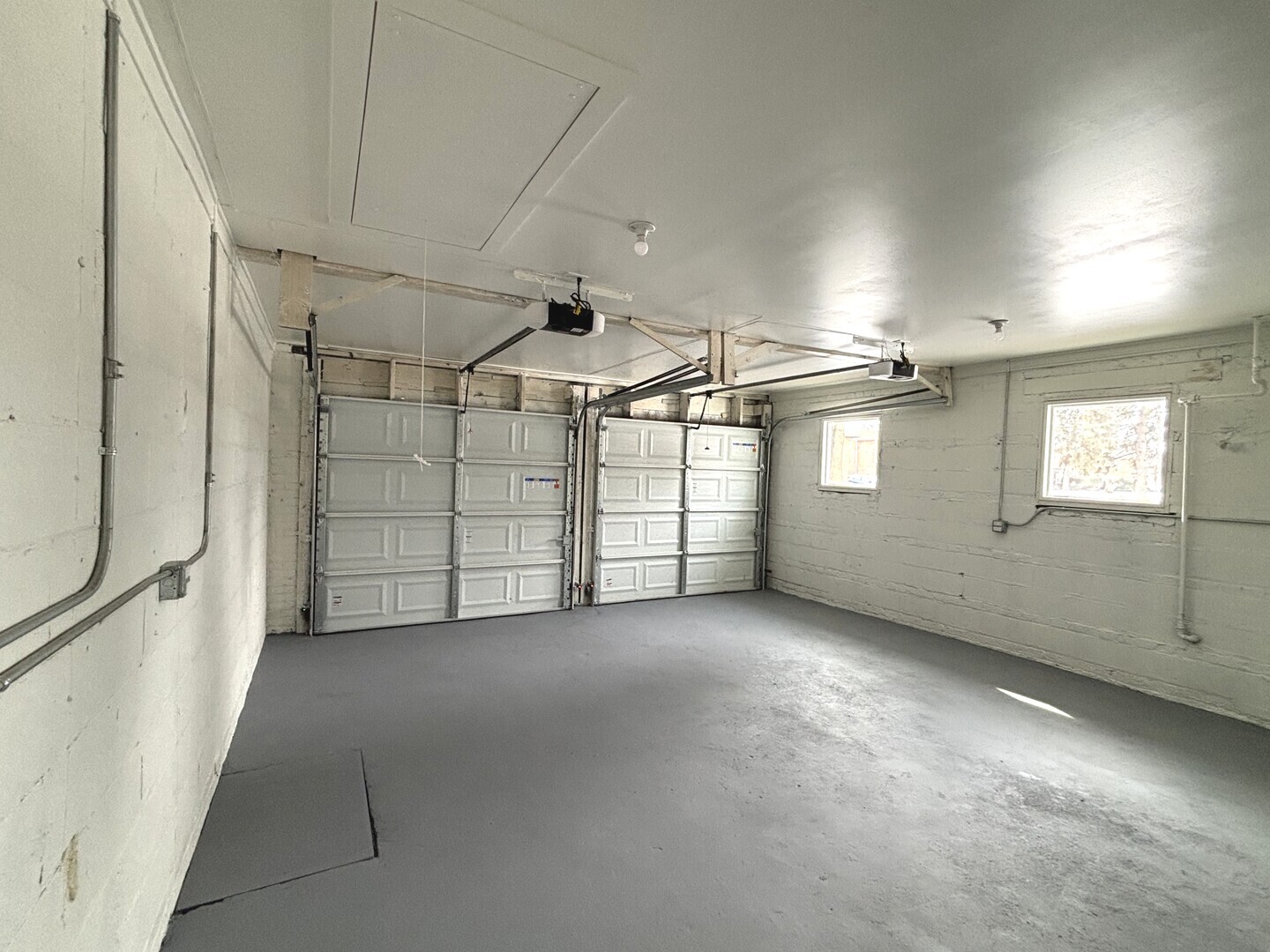 17092 Lincoln Street Hazel Crest, IL 60429 - Photo 19 of 20 an empty room with windows