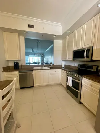 $2,800 | 18 Harbour Isle Drive West, Unit 203, Fort Pierce, FL 34949