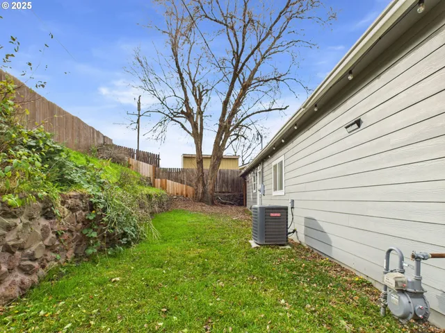 $290,000 | 1800 Southwest Goodwin Place, Pendleton, OR 97801