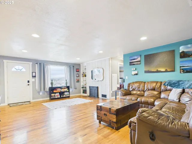 $290,000 | 1800 Southwest Goodwin Place, Pendleton, OR 97801