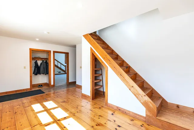 $699,900 | 184 Francestown Road, Bennington, NH 03442