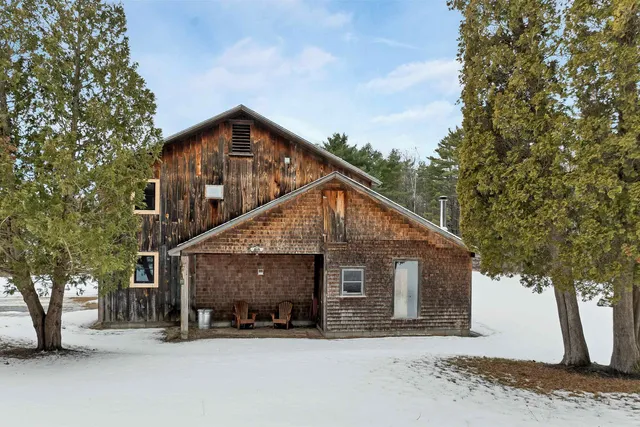 $699,900 | 184 Francestown Road, Bennington, NH 03442
