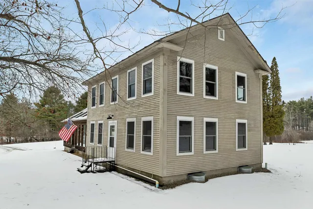 $699,900 | 184 Francestown Road, Bennington, NH 03442
