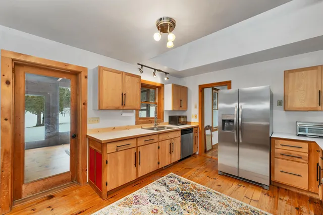 $699,900 | 184 Francestown Road, Bennington, NH 03442