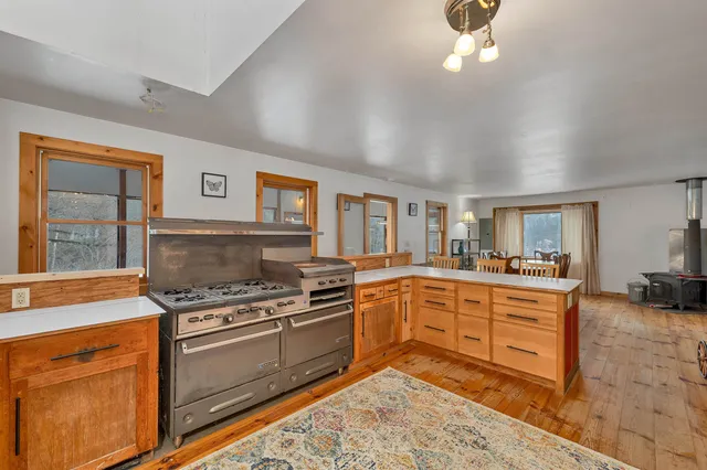 $699,900 | 184 Francestown Road, Bennington, NH 03442