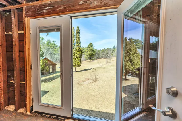 $699,900 | 184 Francestown Road, Bennington, NH 03442