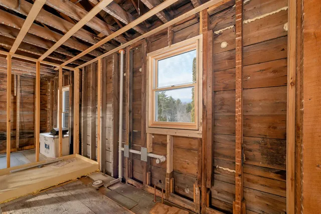 $699,900 | 184 Francestown Road, Bennington, NH 03442