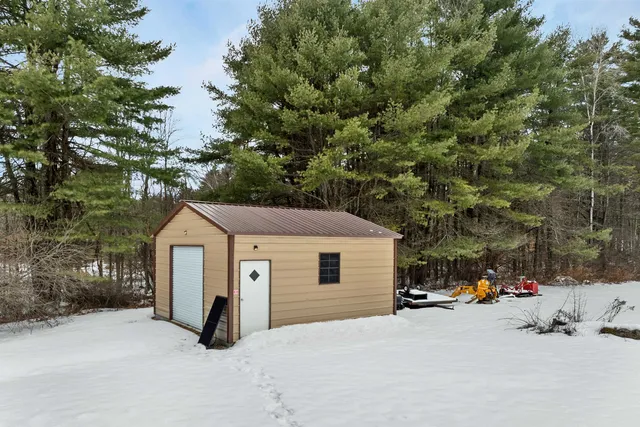 $699,900 | 184 Francestown Road, Bennington, NH 03442