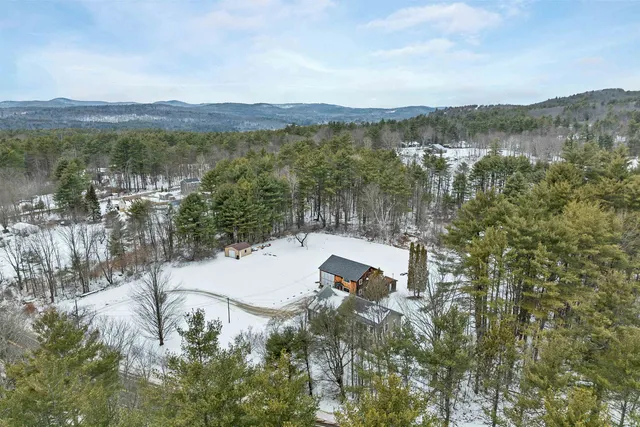 $699,900 | 184 Francestown Road, Bennington, NH 03442