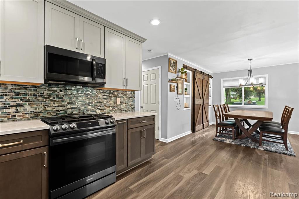 1473 Booth Street Howell, MI 48843 - Photo 8 of 37 Gallery Image 8