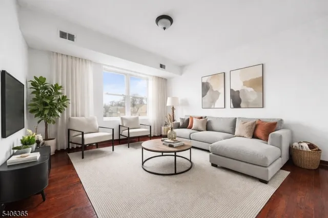 $225,000 | 133 North Maple Avenue, Unit 302, East Orange, NJ 07017