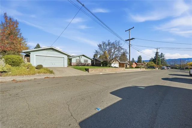 $599,000 | 464 Nokomis Drive, Ukiah, CA 95482