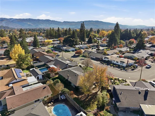 $599,000 | 464 Nokomis Drive, Ukiah, CA 95482