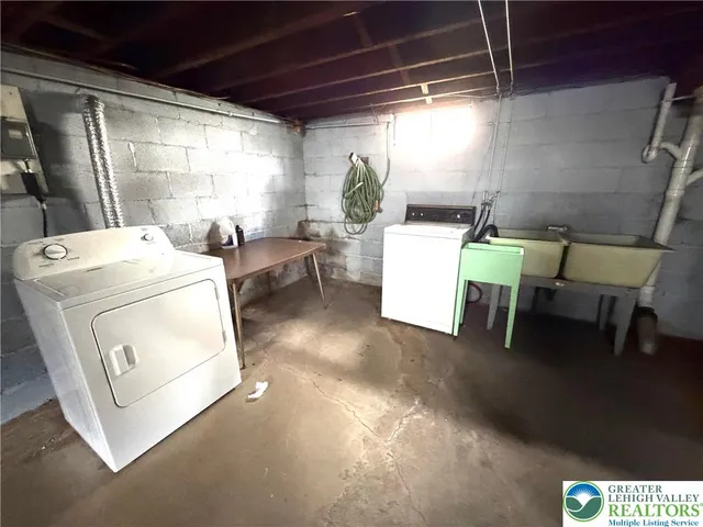 $2,100 | 216 Mulberry Street, Bath, PA 18014