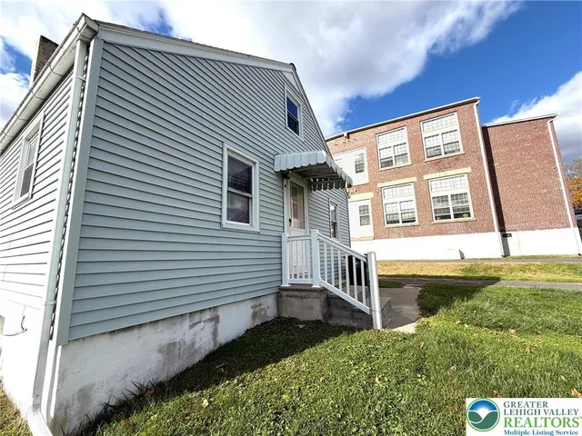 $2,100 | 216 Mulberry Street, Bath, PA 18014