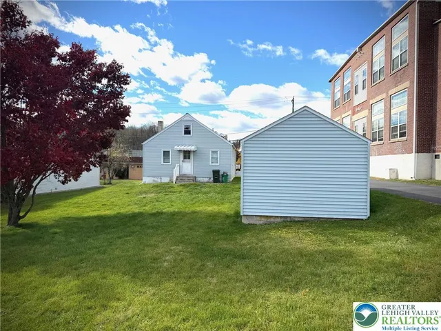 $2,100 | 216 Mulberry Street, Bath, PA 18014