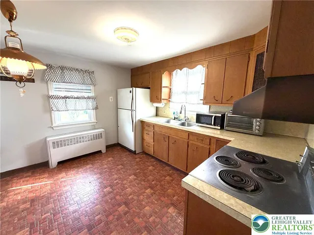 $2,100 | 216 Mulberry Street, Bath, PA 18014