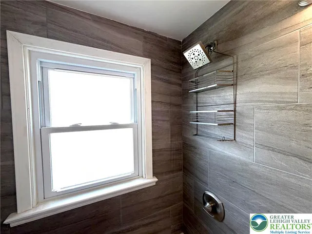 $2,100 | 216 Mulberry Street, Bath, PA 18014