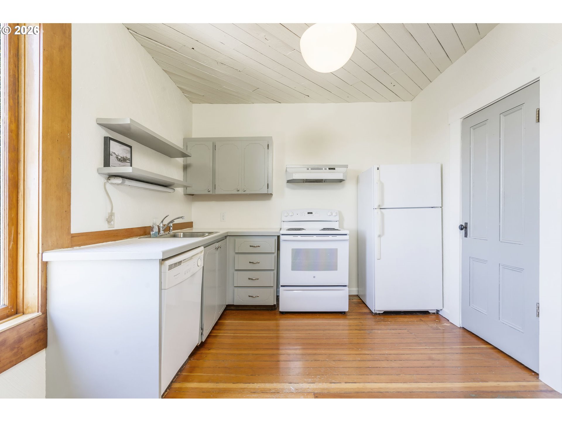 3206 South Kelly Avenue Portland, OR 97239 - Photo 10 of 38 Kitchen/Nook