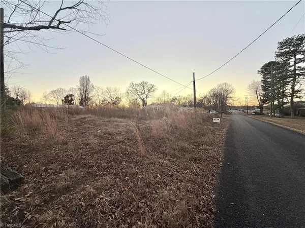 $39,900 | 6147 Mendenhall Place, Archdale, NC 27263