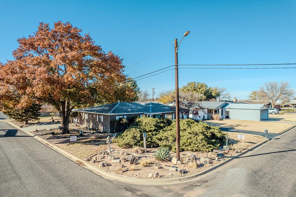 208 Southwest 16th Street Seminole, TX 79360 - Photo 1 of 1 Main View