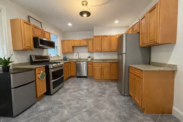 $6,000 | 21 Highland Street, Unit 2, Boston, MA 02119